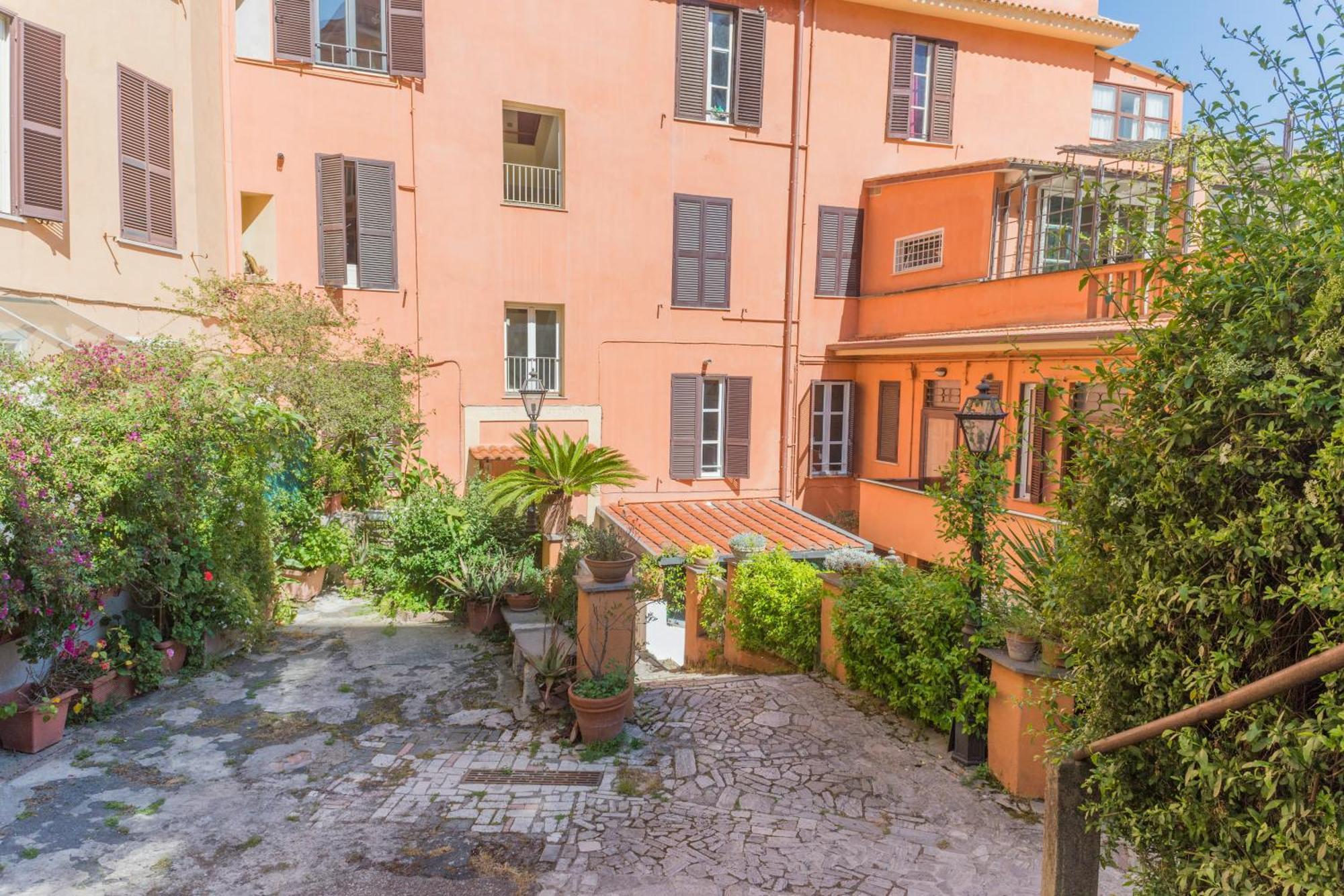 In Trastevere Village Apartment