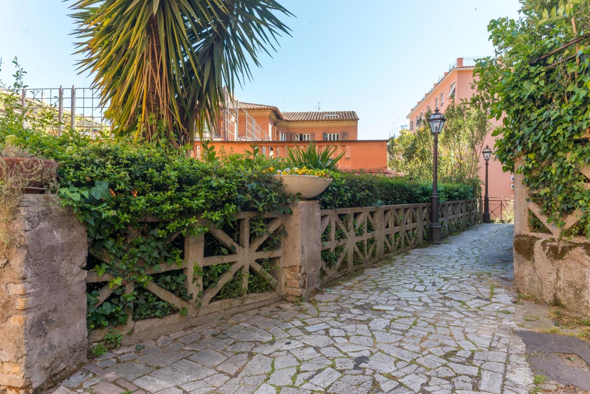 In Trastevere Village Apartment